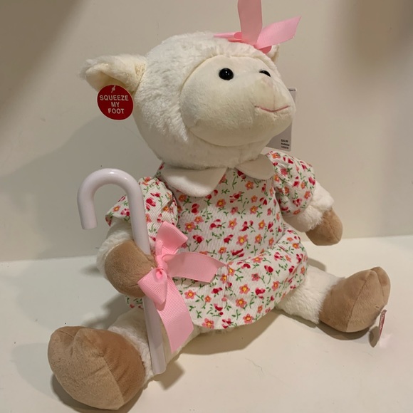 Cuddle Barn Mary Had a Little Lamb - Picture 4 of 4